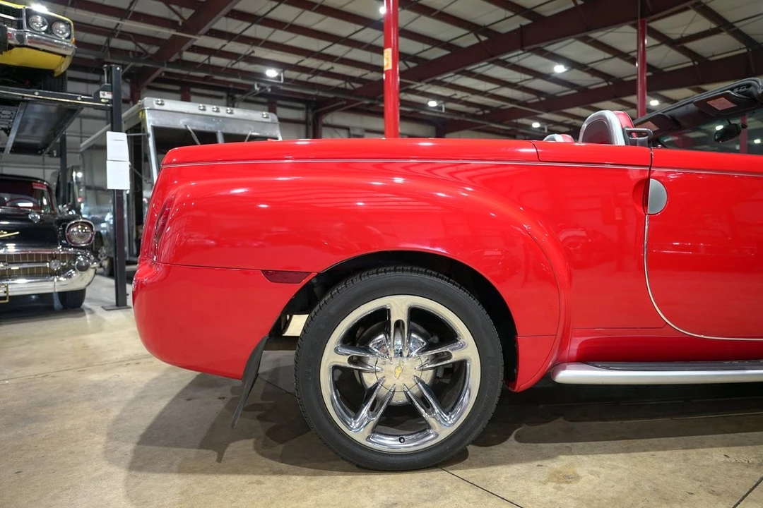 2005 Chevrolet SSR - Image 9 of 12