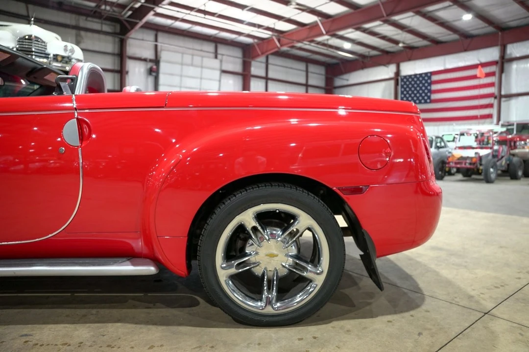 2005 Chevrolet SSR - Image 5 of 12