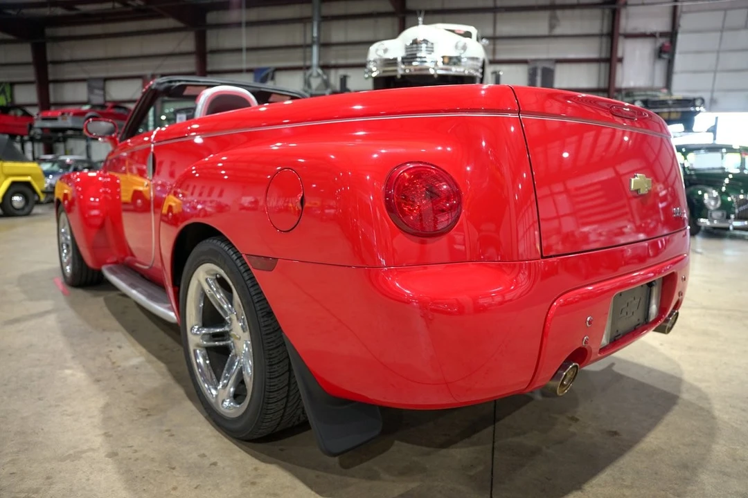 2005 Chevrolet SSR - Image 6 of 12