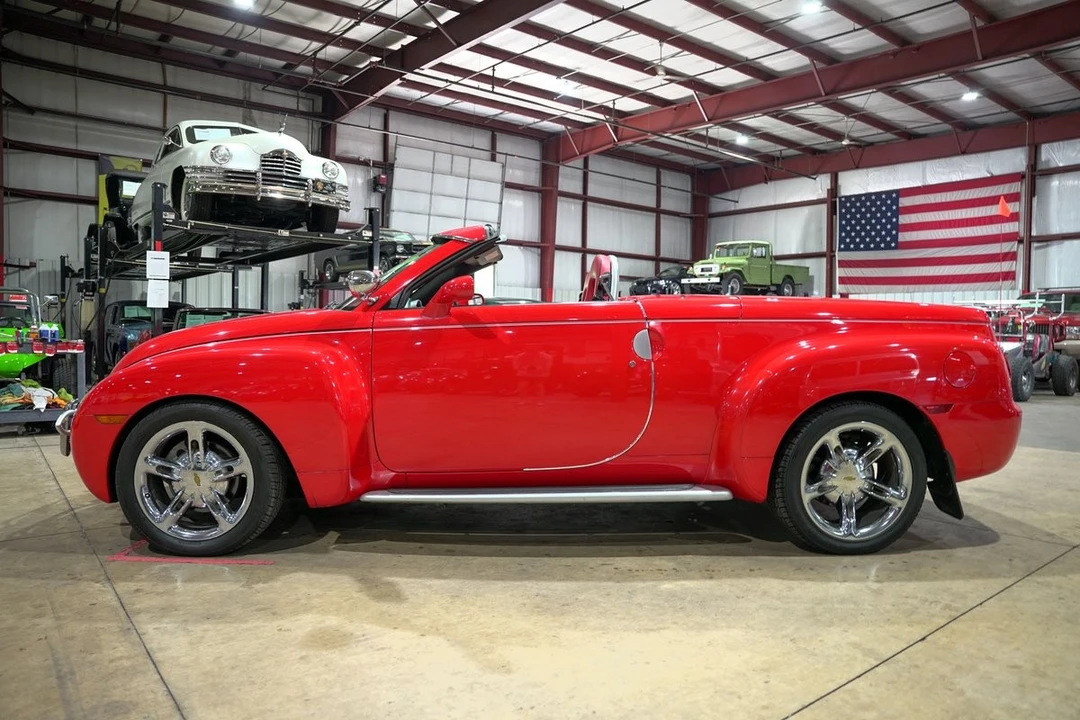 2005 Chevrolet SSR - Image 4 of 12