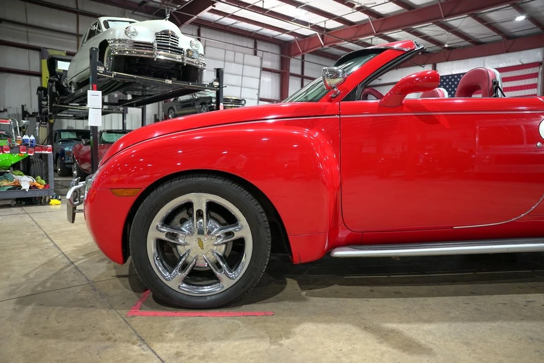 2005 Chevrolet SSR - Image 3 of 12