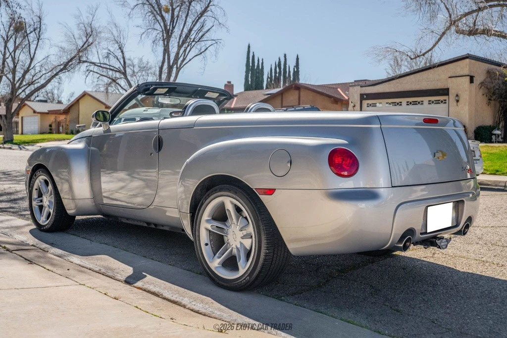 2005 Chevrolet SSR - Image 6 of 12