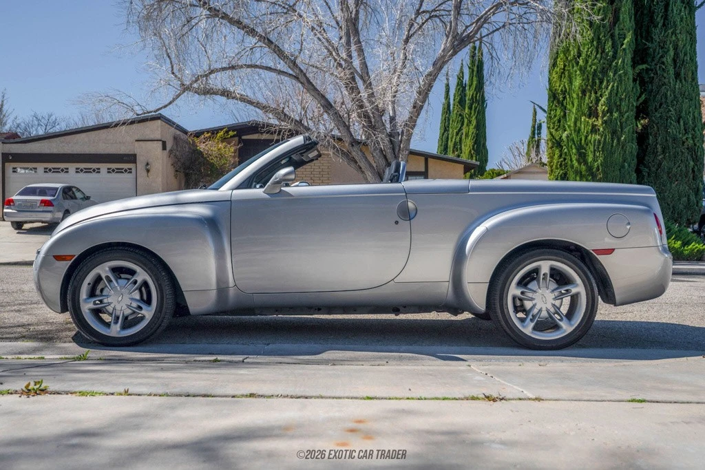 2005 Chevrolet SSR - Image 3 of 12