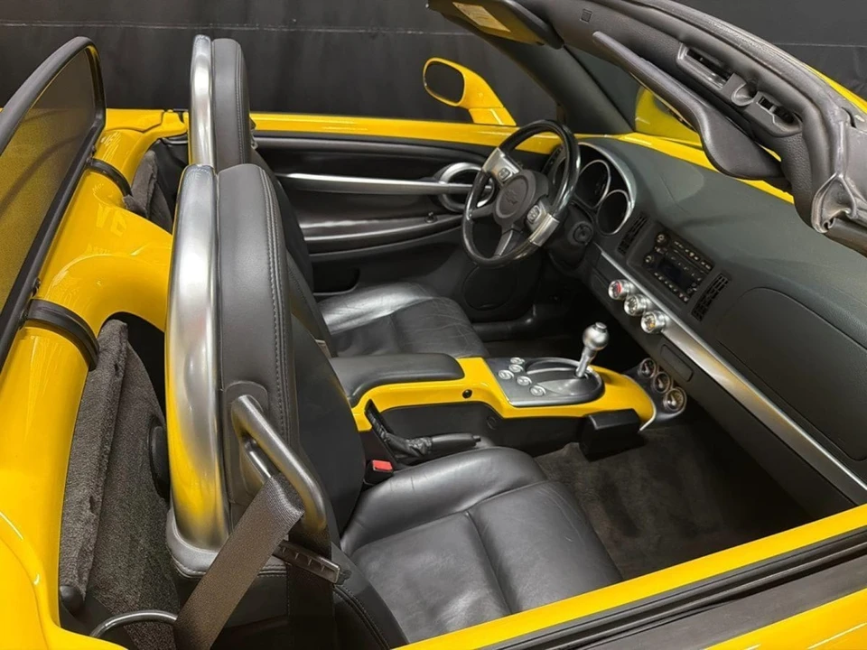 2005 Chevrolet SSR - Image 23 of 24