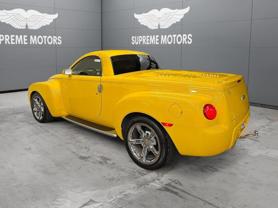 2005 Chevrolet SSR - Image 8 of 24