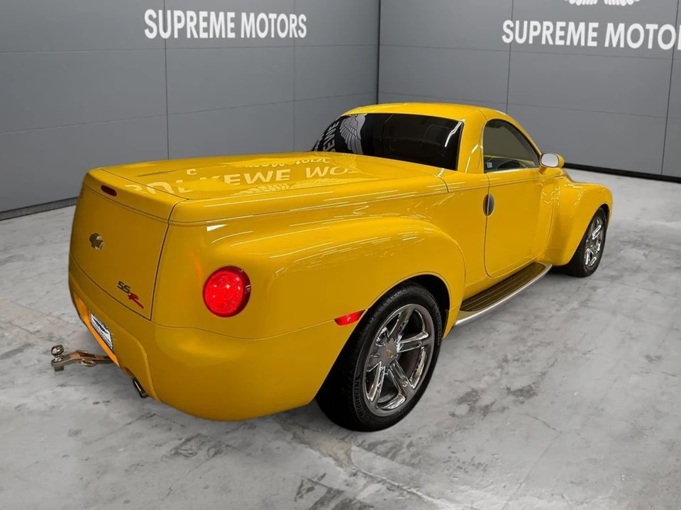 2005 Chevrolet SSR - Image 4 of 24
