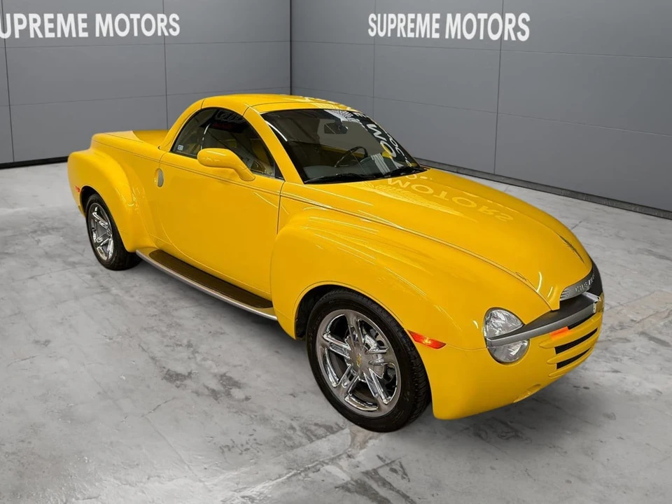 2005 Chevrolet SSR - Image 3 of 21