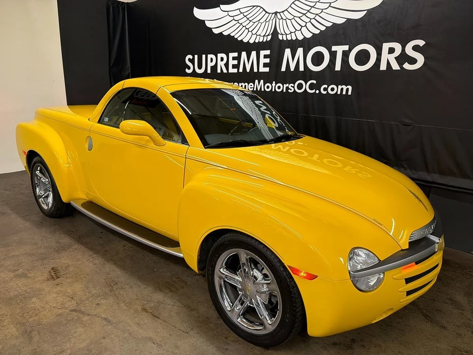 2005 Chevrolet SSR - Image 3 of 21