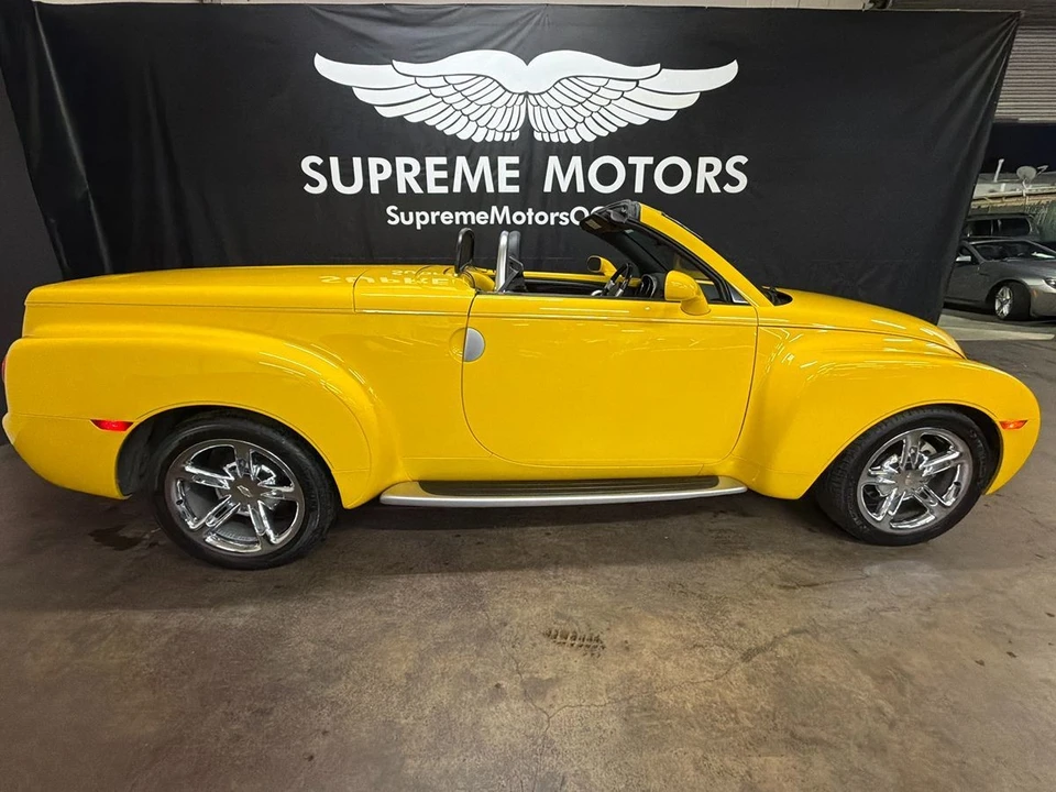 2005 Chevrolet SSR - Image 9 of 21