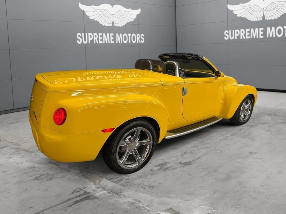 2005 Chevrolet SSR - Image 2 of 21