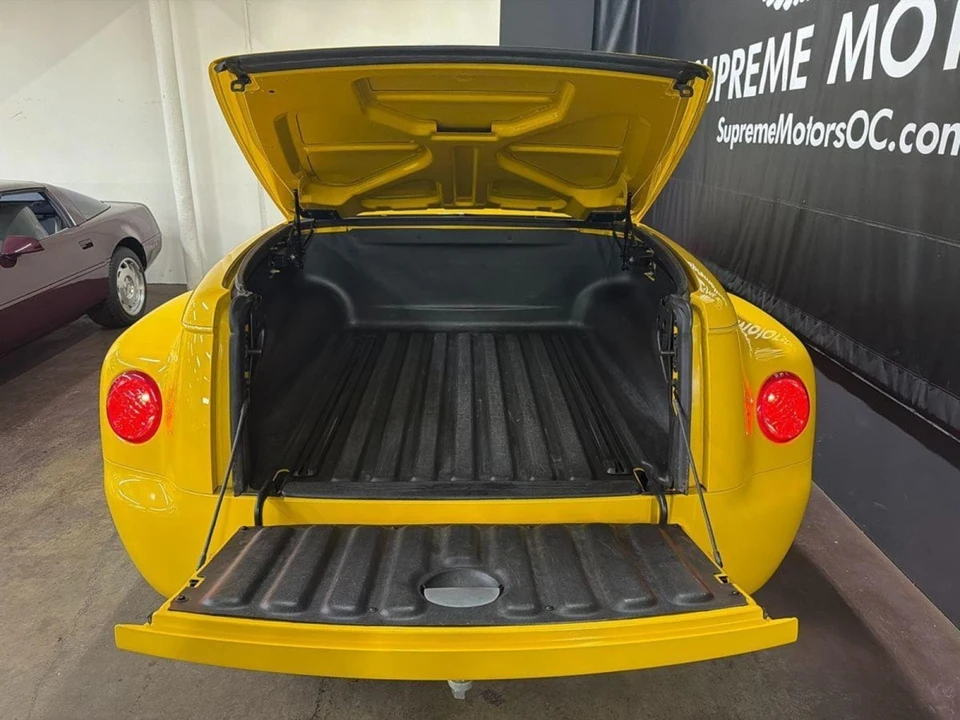 2005 Chevrolet SSR - Image 19 of 24