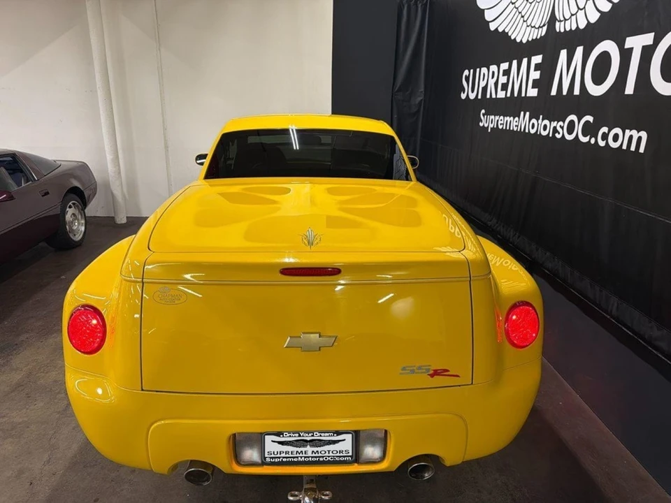 2005 Chevrolet SSR - Image 18 of 21