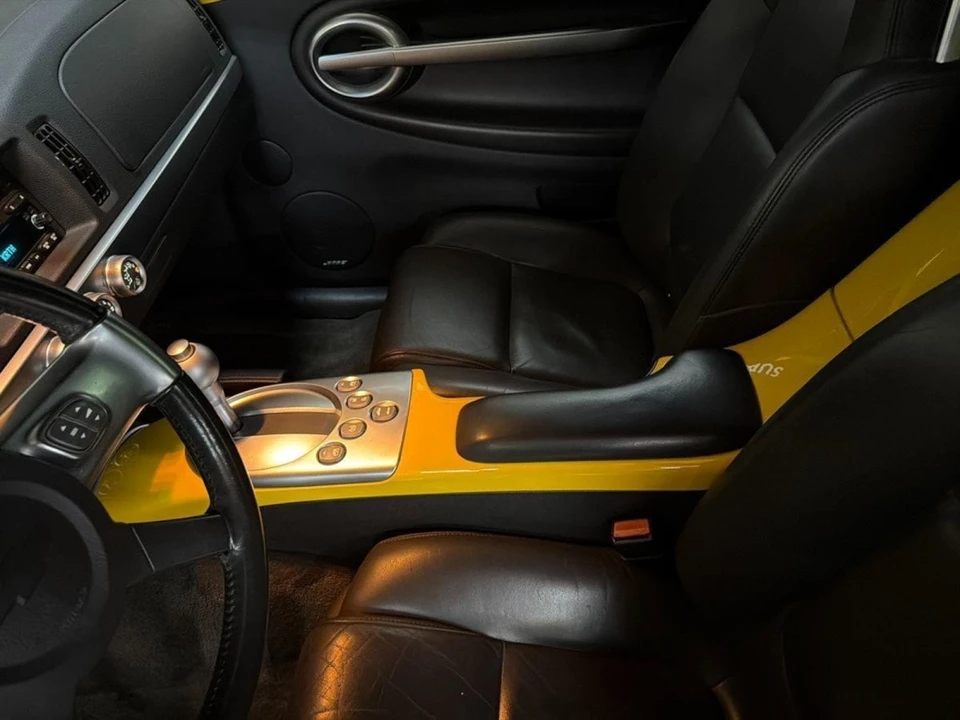 2005 Chevrolet SSR - Image 12 of 21