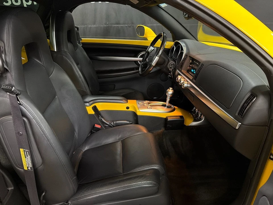 2005 Chevrolet SSR - Image 20 of 21