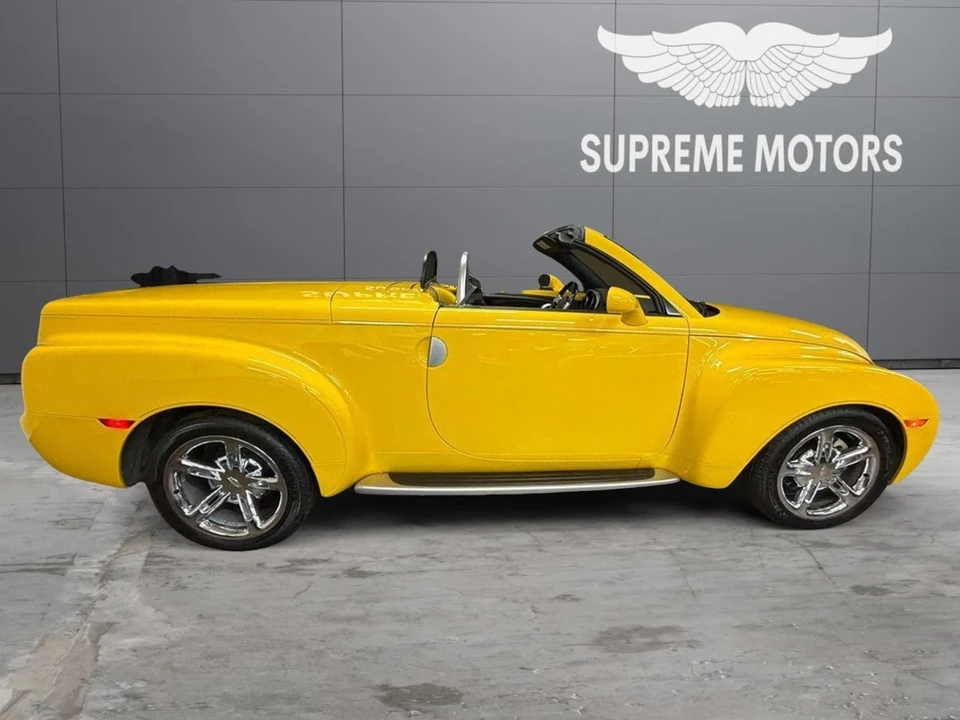 2005 Chevrolet SSR - Image 9 of 21