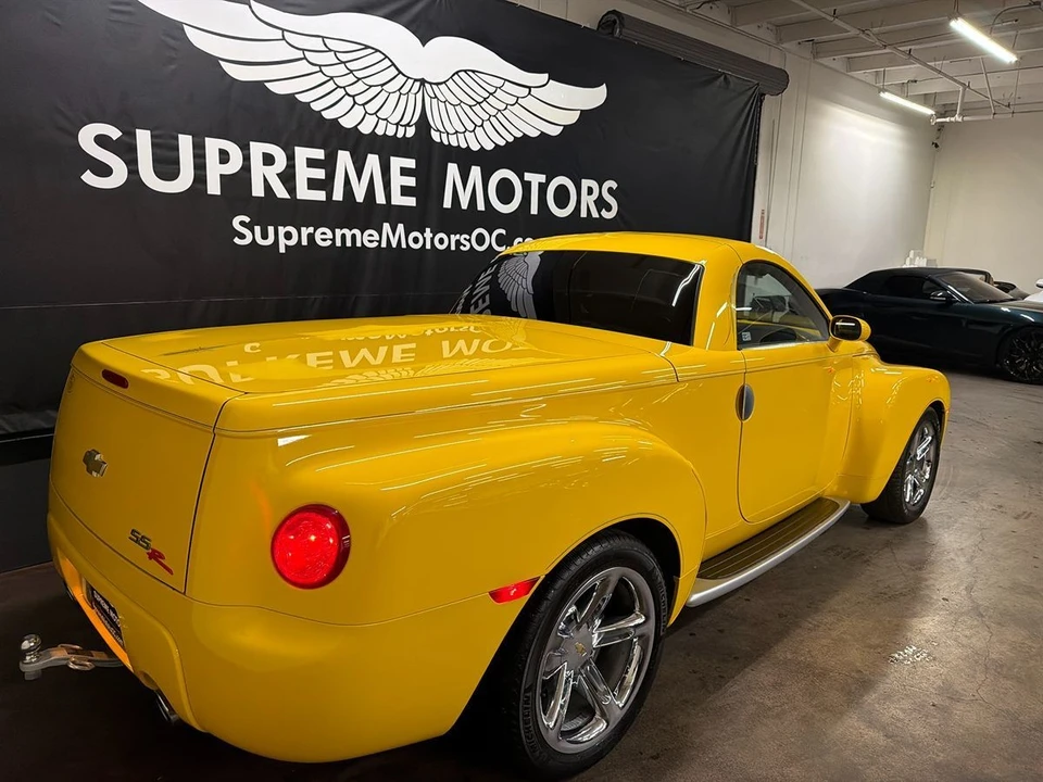 2005 Chevrolet SSR - Image 4 of 21