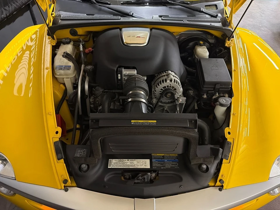 2005 Chevrolet SSR - Image 16 of 21