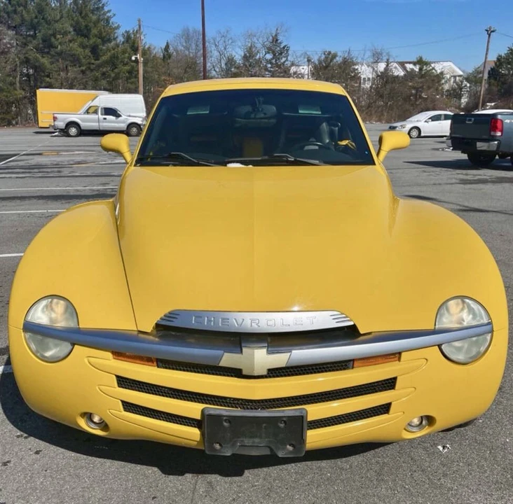 2005 Chevrolet SSR - Image 3 of 10
