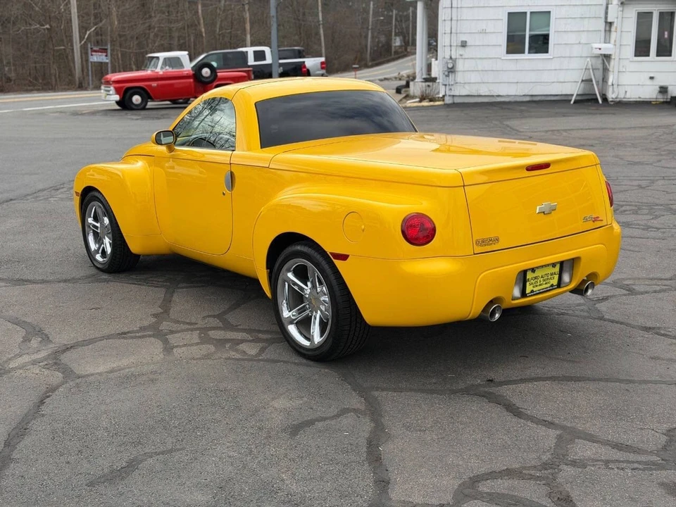2005 Chevrolet SSR - Image 20 of 21