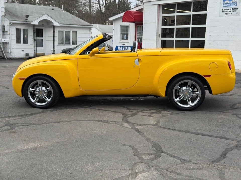 2005 Chevrolet SSR - Image 4 of 21