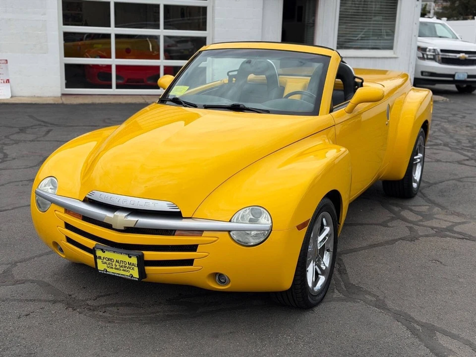 2005 Chevrolet SSR - Image 3 of 21