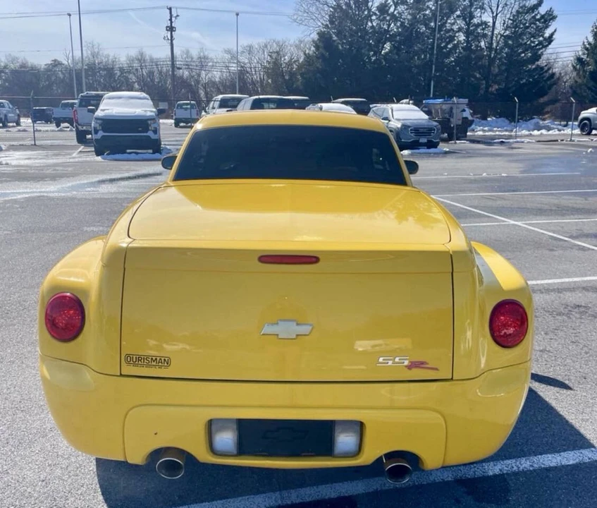 2005 Chevrolet SSR - Image 4 of 10