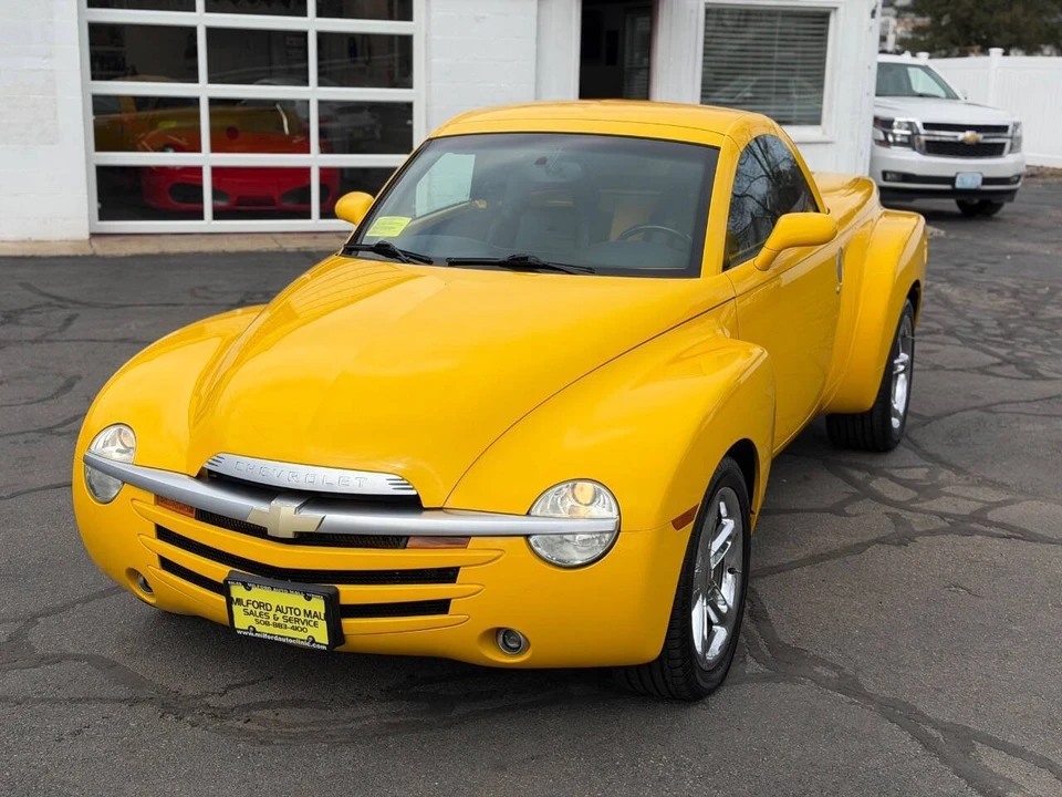 2005 Chevrolet SSR - Image 18 of 21