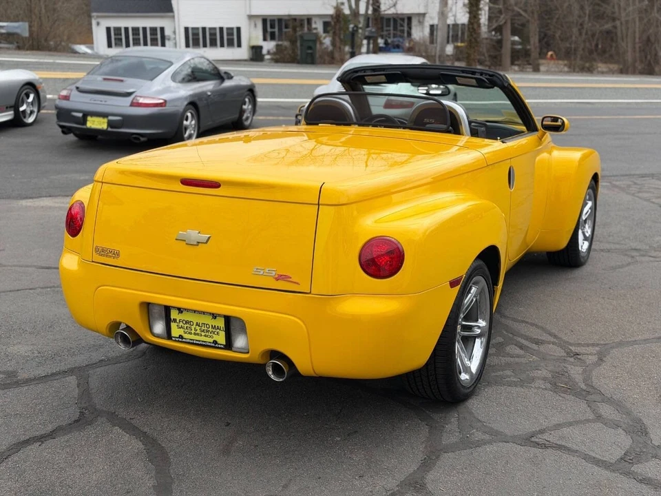 2005 Chevrolet SSR - Image 9 of 21