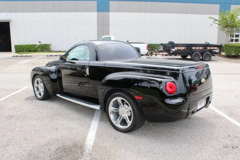 2005 Chevrolet SSR - Image 27 of 31