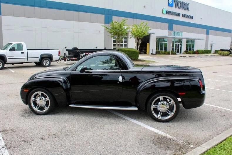 2005 Chevrolet SSR - Image 26 of 31