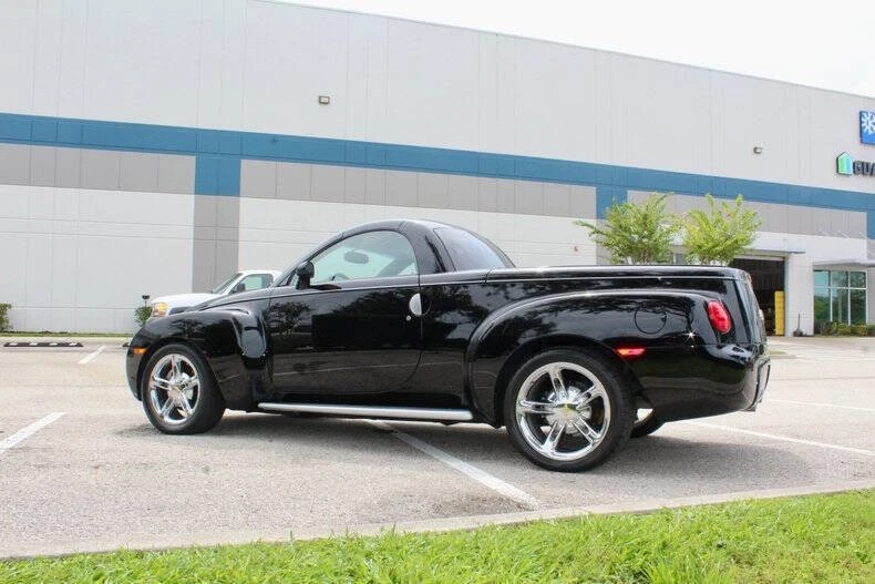 2005 Chevrolet SSR - Image 13 of 31