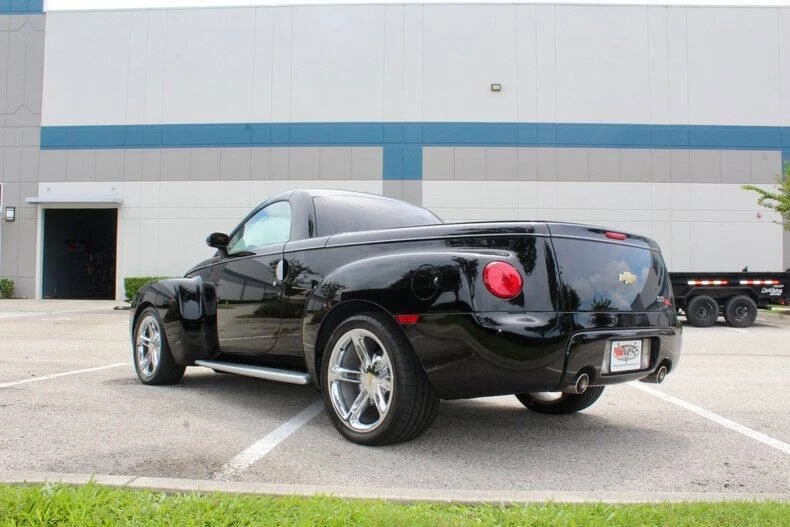 2005 Chevrolet SSR - Image 14 of 31