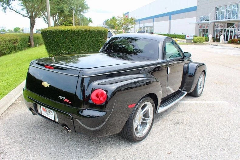 2005 Chevrolet SSR - Image 18 of 31