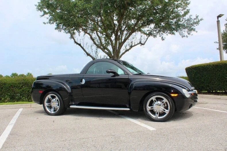 2005 Chevrolet SSR - Image 5 of 31