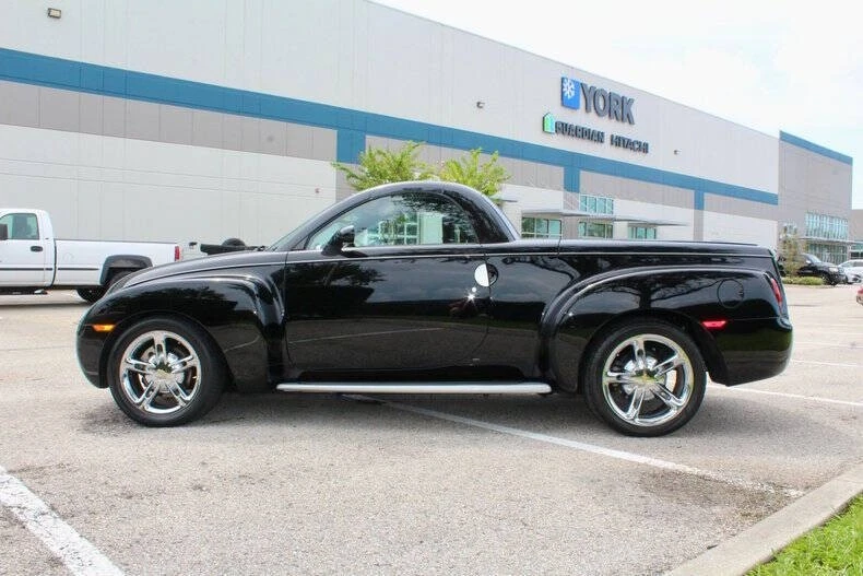2005 Chevrolet SSR - Image 12 of 31