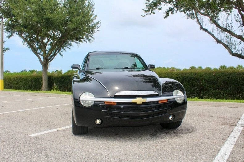 2005 Chevrolet SSR - Image 8 of 31
