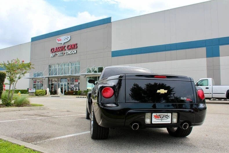 2005 Chevrolet SSR - Image 15 of 31