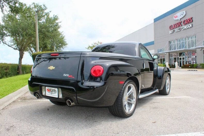 2005 Chevrolet SSR - Image 17 of 31