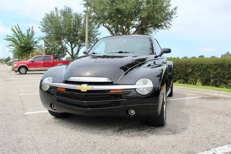 2005 Chevrolet SSR - Image 9 of 31