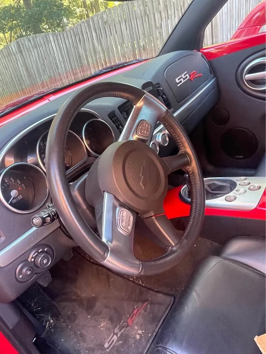 2005 Chevrolet SSR - Image 3 of 10