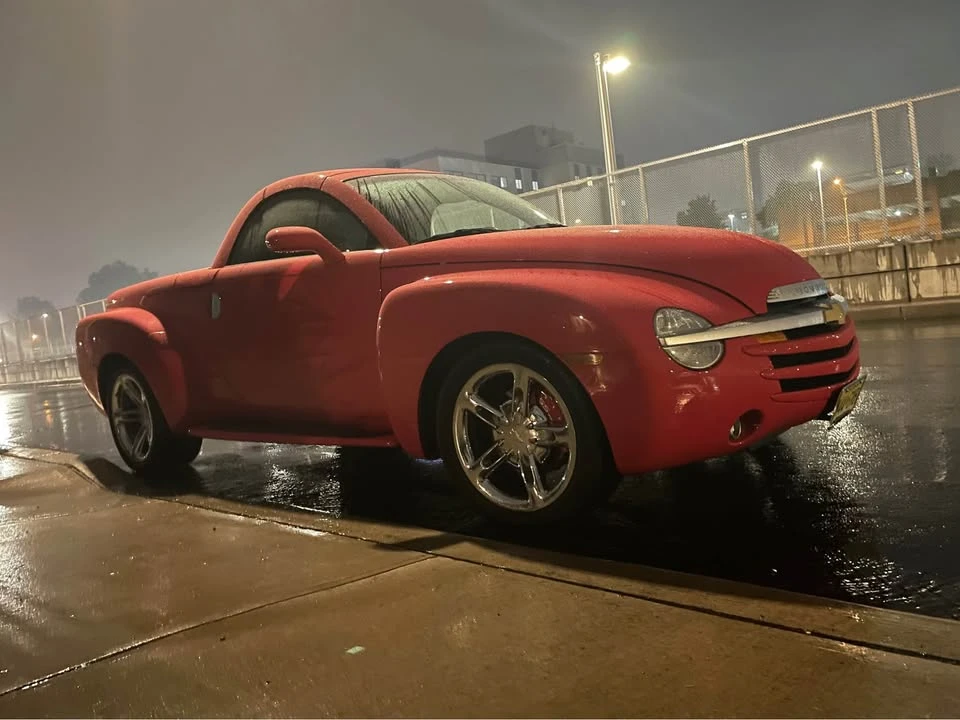 2005 Chevrolet SSR - Image 8 of 10