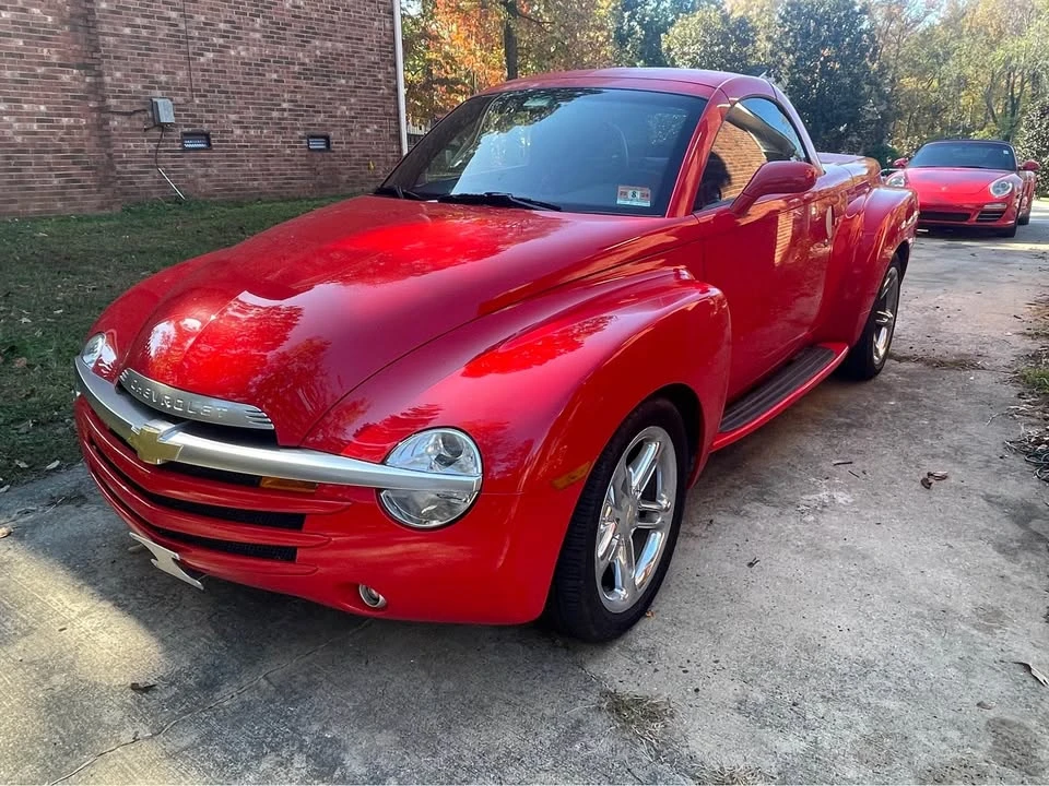 2005 Chevrolet SSR - Image 2 of 10