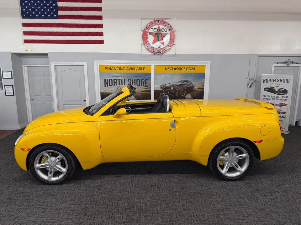 2005 Chevrolet SSR - Image 26 of 31