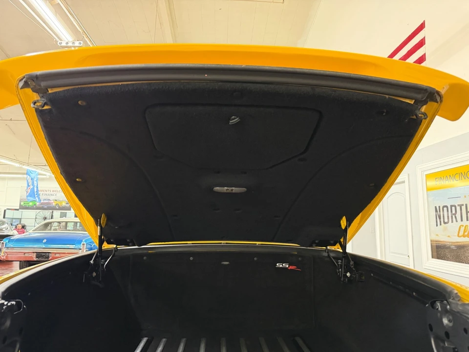 2005 Chevrolet SSR - Image 20 of 31