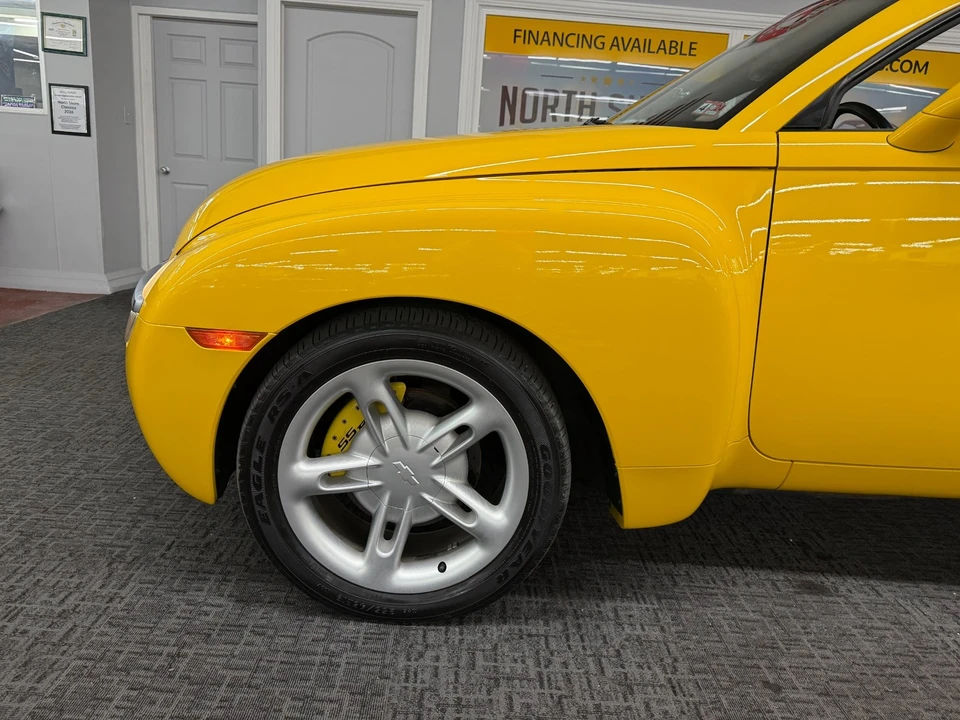 2005 Chevrolet SSR - Image 23 of 31
