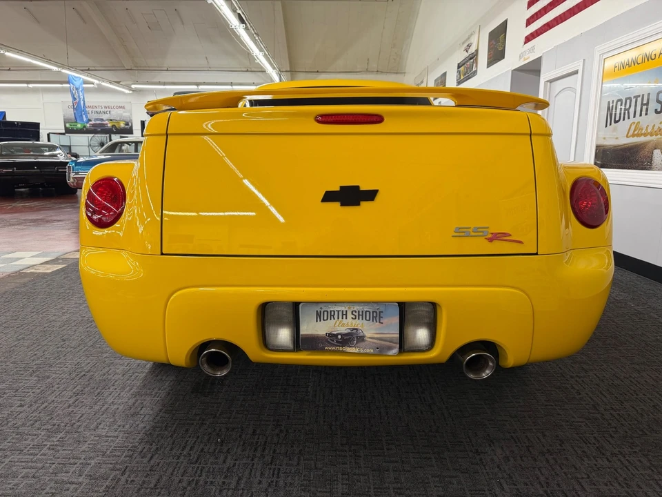 2005 Chevrolet SSR - Image 15 of 31