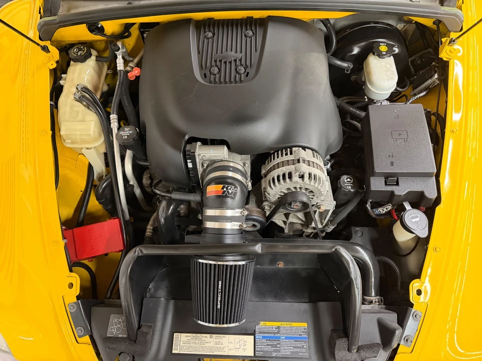 2005 Chevrolet SSR - Image 19 of 31