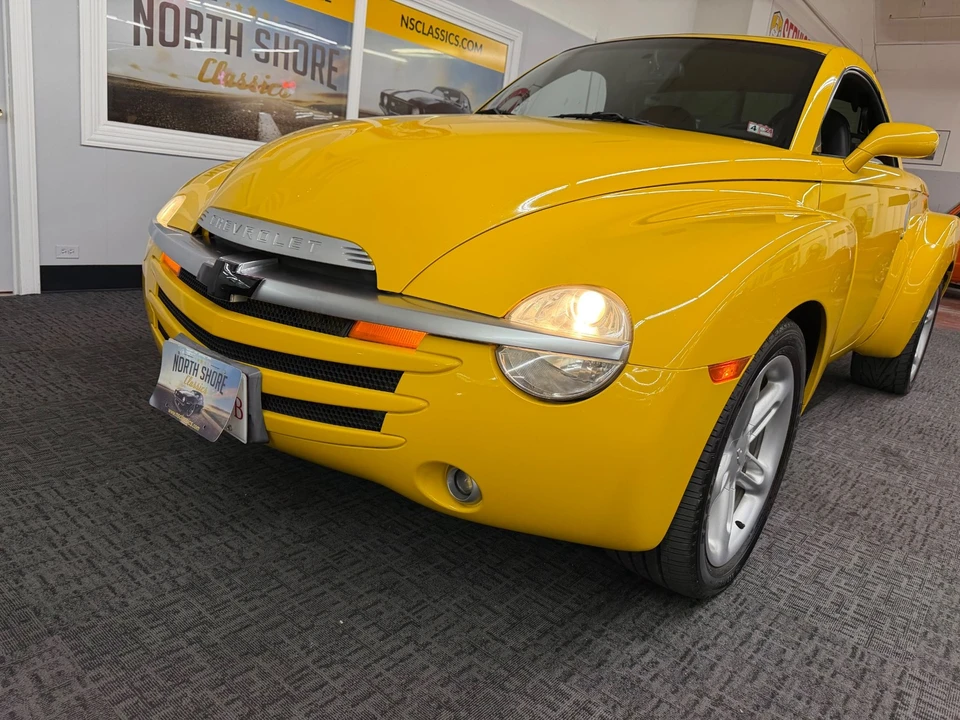 2005 Chevrolet SSR - Image 10 of 31