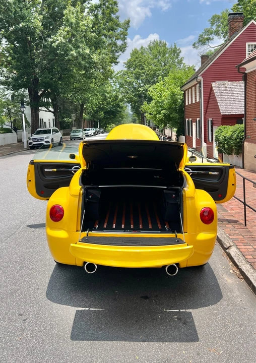 2005 Chevrolet SSR - Image 14 of 31