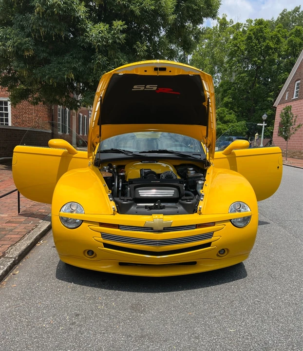 2005 Chevrolet SSR - Image 16 of 31